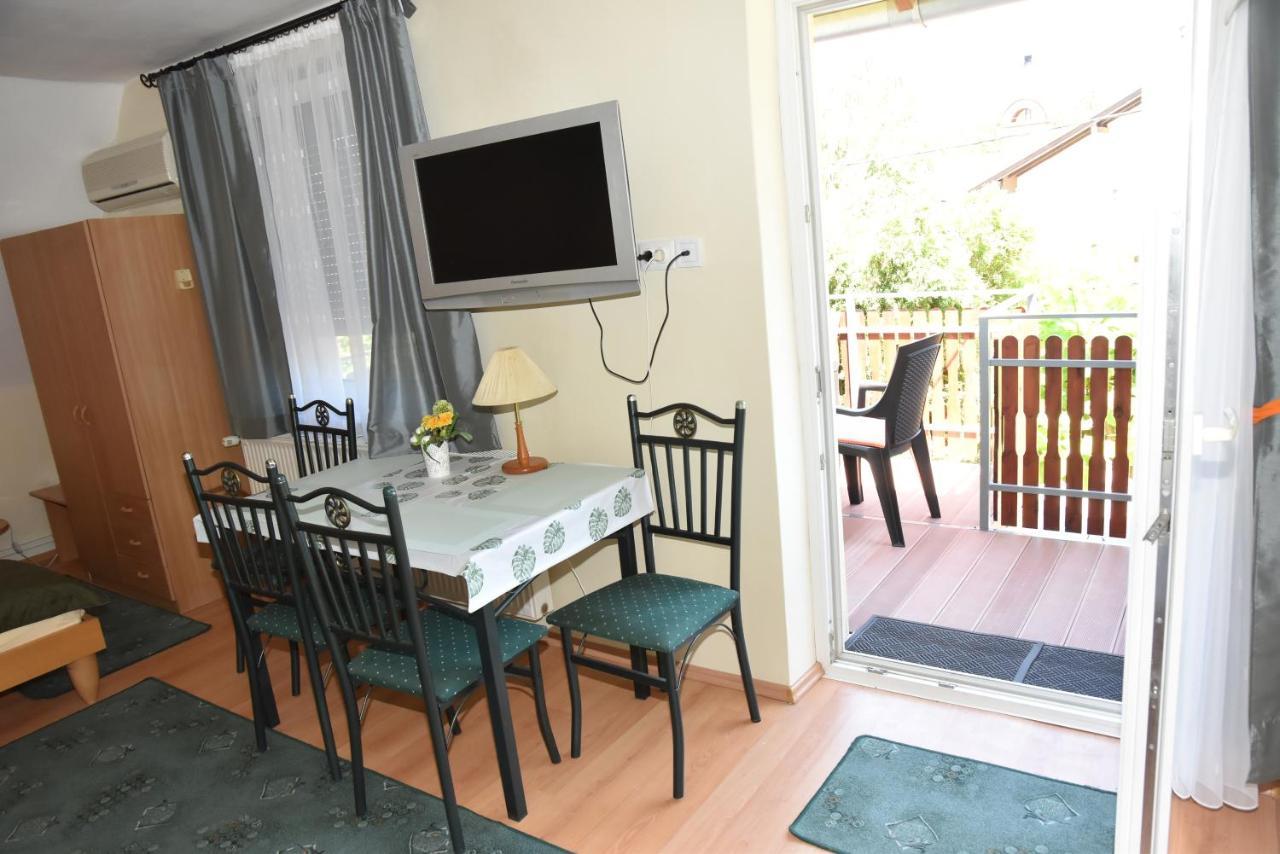 Virag Apartment Gyenesdias